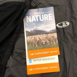 Women's icebreaker rush windbreaker black L